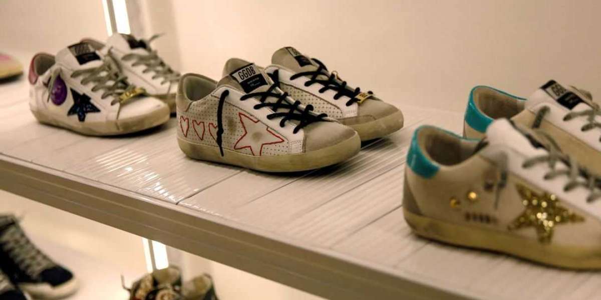 Golden Goose Chaussures Soldes with signature stamp design